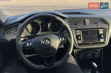 Внедорожник / Кроссовер Volkswagen Tiguan 2019 в 