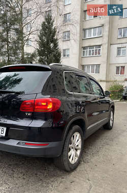 Внедорожник / Кроссовер Volkswagen Tiguan 2016 в Хмельницком