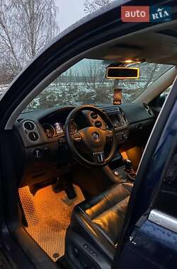 Внедорожник / Кроссовер Volkswagen Tiguan 2011 в Шостке