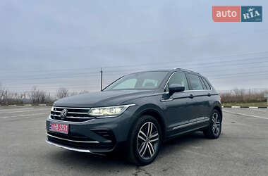 Позашляховик / Кросовер Volkswagen Tiguan 2022 в Рівному