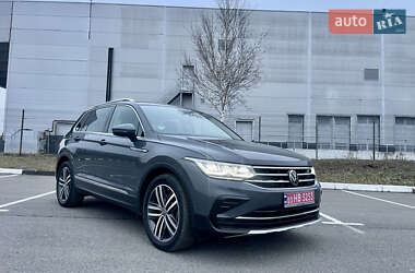 Позашляховик / Кросовер Volkswagen Tiguan 2022 в Рівному