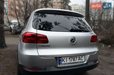 Внедорожник / Кроссовер Volkswagen Tiguan 2012 в Ирпене