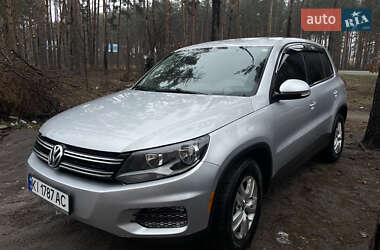 Внедорожник / Кроссовер Volkswagen Tiguan 2012 в Ирпене