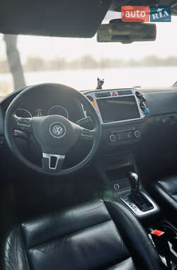 Внедорожник / Кроссовер Volkswagen Tiguan 2011 в Ровно