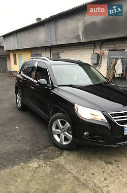 Внедорожник / Кроссовер Volkswagen Tiguan 2009 в 