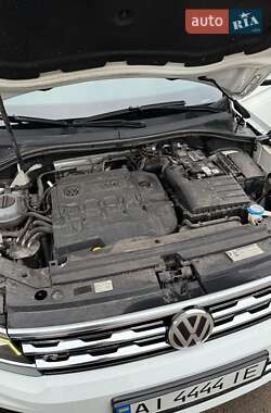 Позашляховик / Кросовер Volkswagen Tiguan 2017 в 