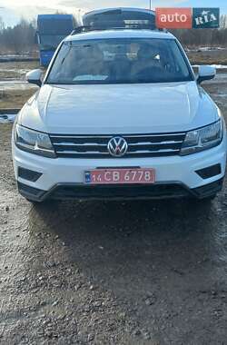 Внедорожник / Кроссовер Volkswagen Tiguan 2018 в 