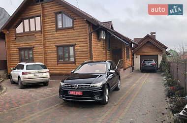 Позашляховик / Кросовер Volkswagen Tiguan 2018 в 