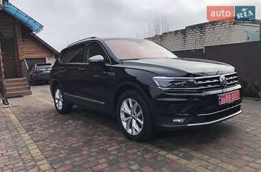 Позашляховик / Кросовер Volkswagen Tiguan 2018 в 