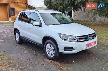 Позашляховик / Кросовер Volkswagen Tiguan 2017 в Дубні