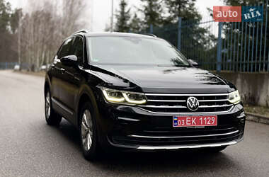 Внедорожник / Кроссовер Volkswagen Tiguan 2021 в Буче