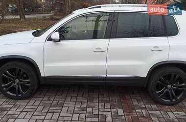 Внедорожник / Кроссовер Volkswagen Tiguan 2015 в Запорожье