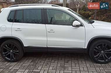 Внедорожник / Кроссовер Volkswagen Tiguan 2015 в Запорожье