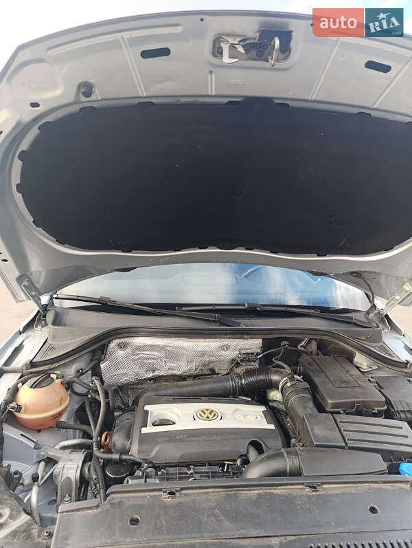 Внедорожник / Кроссовер Volkswagen Tiguan 2015 в Львове