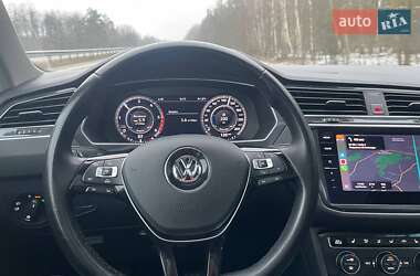 Внедорожник / Кроссовер Volkswagen Tiguan 2018 в 