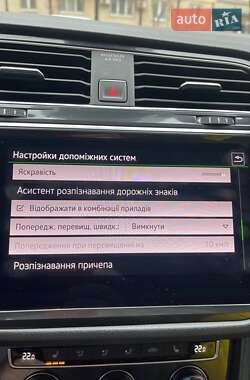Внедорожник / Кроссовер Volkswagen Tiguan 2018 в 
