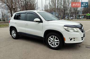 Внедорожник / Кроссовер Volkswagen Tiguan 2010 в 