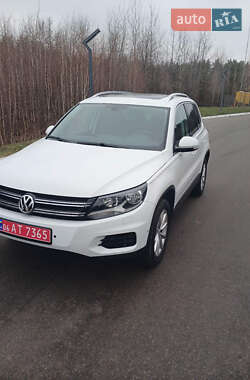 Внедорожник / Кроссовер Volkswagen Tiguan 2016 в Киеве