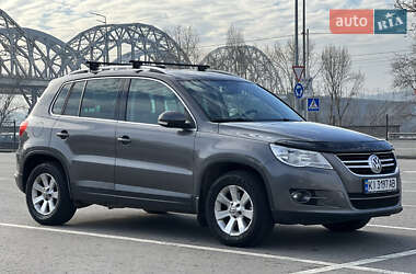 Внедорожник / Кроссовер Volkswagen Tiguan 2011 в Киеве