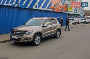 Позашляховик / Кросовер Volkswagen Tiguan 2011 в Києві