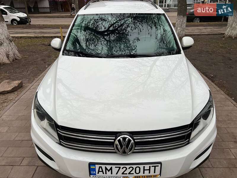 Внедорожник / Кроссовер Volkswagen Tiguan 2014 в Житомире
