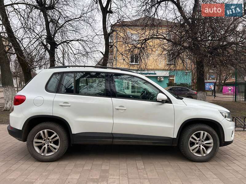 Внедорожник / Кроссовер Volkswagen Tiguan 2014 в Житомире