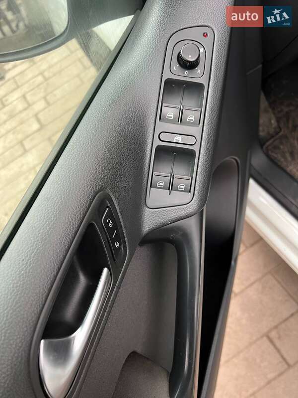 Внедорожник / Кроссовер Volkswagen Tiguan 2014 в Житомире