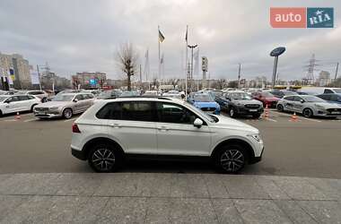 Внедорожник / Кроссовер Volkswagen Tiguan 2022 в Киеве