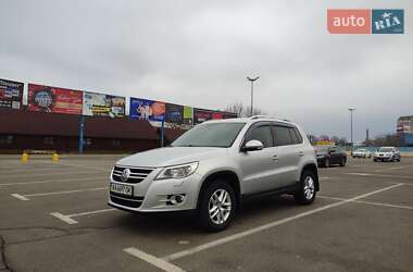 Позашляховик / Кросовер Volkswagen Tiguan 2010 в Києві