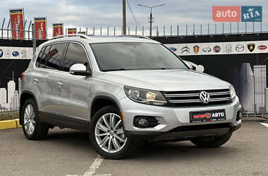 Позашляховик / Кросовер Volkswagen Tiguan 2015 в Києві