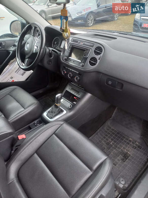 Внедорожник / Кроссовер Volkswagen Tiguan 2015 в Долине