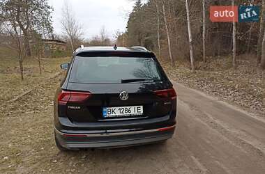 Внедорожник / Кроссовер Volkswagen Tiguan 2019 в Шепетовке