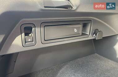Внедорожник / Кроссовер Volkswagen Tiguan 2018 в 
