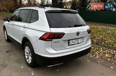 Внедорожник / Кроссовер Volkswagen Tiguan 2017 в Смеле