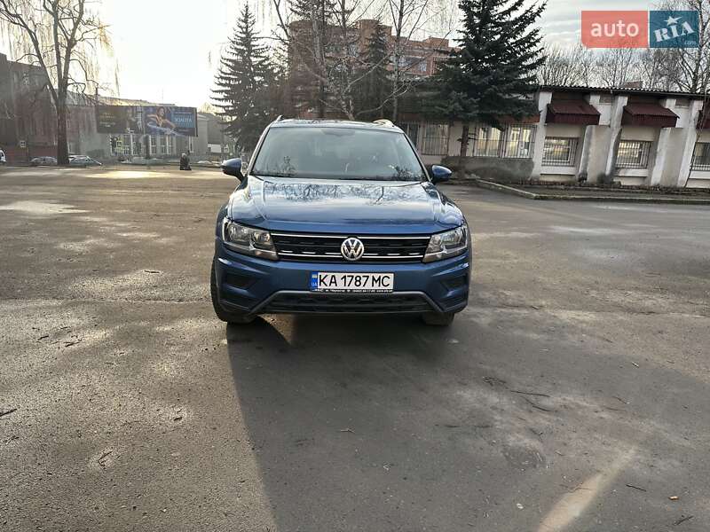 Внедорожник / Кроссовер Volkswagen Tiguan 2018 в 