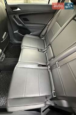 Внедорожник / Кроссовер Volkswagen Tiguan 2018 в 