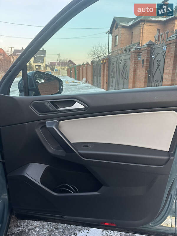 Позашляховик / Кросовер Volkswagen Tiguan 2021 в Києві