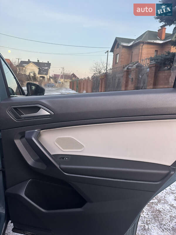 Позашляховик / Кросовер Volkswagen Tiguan 2021 в Києві