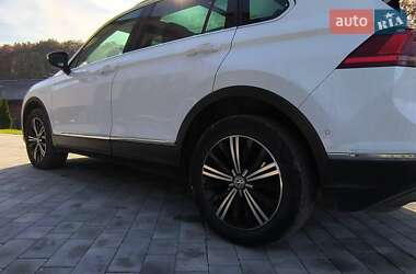 Внедорожник / Кроссовер Volkswagen Tiguan 2016 в Ужгороде