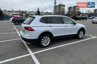 Позашляховик / Кросовер Volkswagen Tiguan 2018 в 