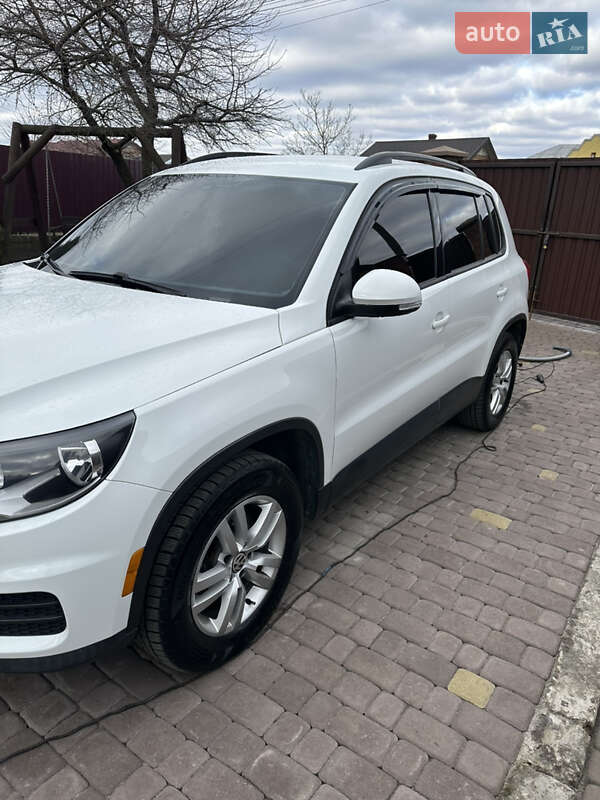 Внедорожник / Кроссовер Volkswagen Tiguan 2016 в Львове