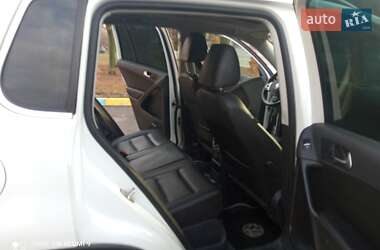 Внедорожник / Кроссовер Volkswagen Tiguan 2014 в 