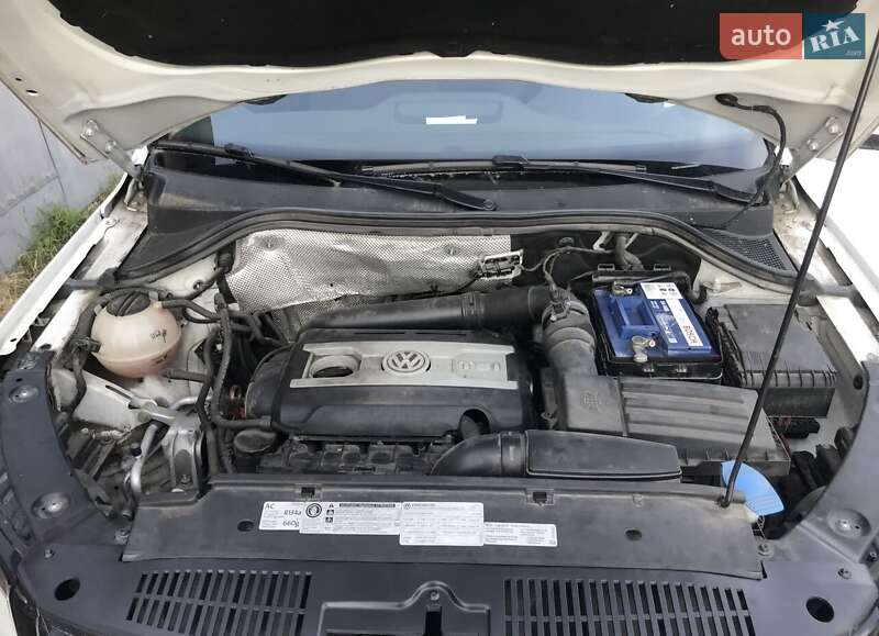 Позашляховик / Кросовер Volkswagen Tiguan 2011 в Києві