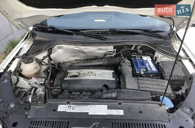 Позашляховик / Кросовер Volkswagen Tiguan 2011 в 
