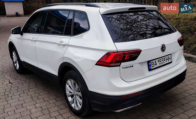 Внедорожник / Кроссовер Volkswagen Tiguan 2017 в Ладыжине