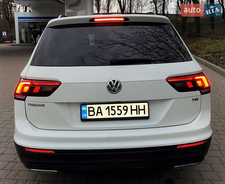 Внедорожник / Кроссовер Volkswagen Tiguan 2017 в Ладыжине