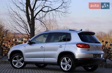Позашляховик / Кросовер Volkswagen Tiguan 2016 в 