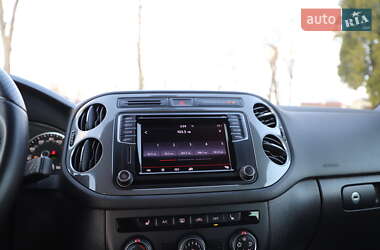 Позашляховик / Кросовер Volkswagen Tiguan 2016 в 