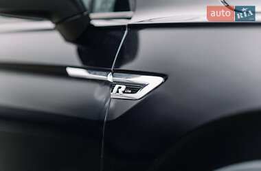 Внедорожник / Кроссовер Volkswagen Tiguan 2019 в 