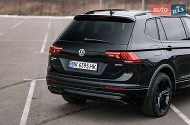 Внедорожник / Кроссовер Volkswagen Tiguan 2019 в 
